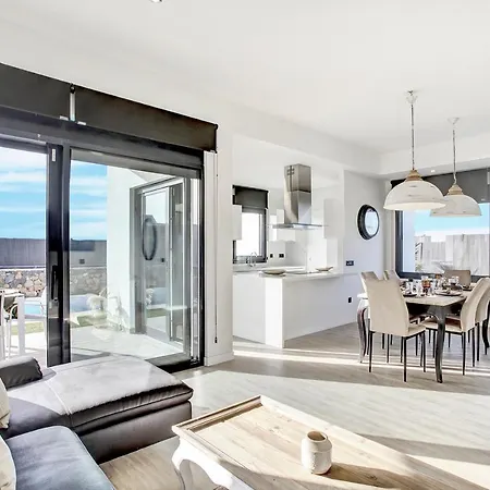 Vila Del Roque, Heated Pool & Luxury In El Roque