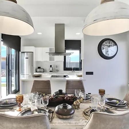 Del Roque, Heated Pool & Luxury In El