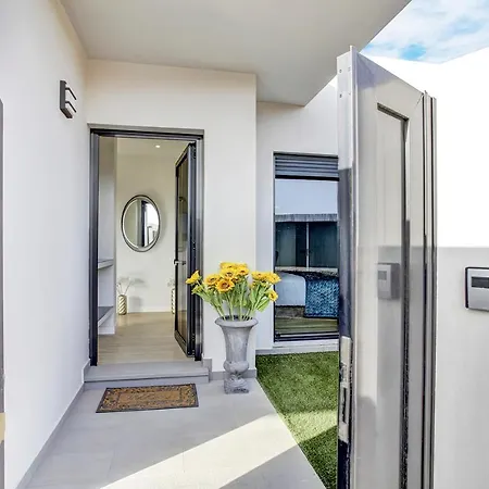 Del Roque, Heated Pool & Luxury In El *