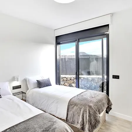 Del Roque, Heated Pool & Luxury In El Vila Roque