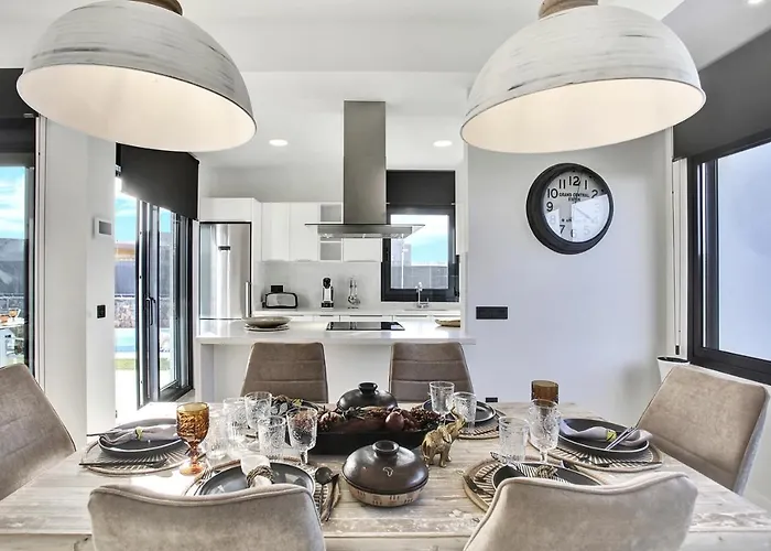 Del Roque, Heated Pool & Luxury In El