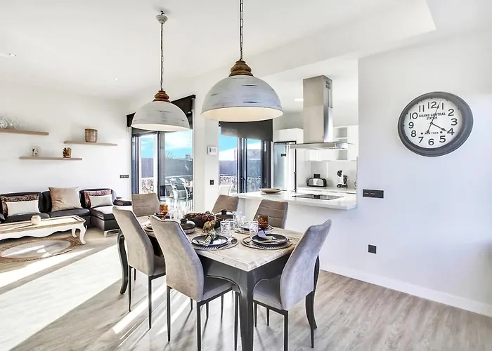 Del Roque, Heated Pool & Luxury In El * Roque