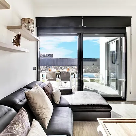 Del Roque, Heated Pool & Luxury In El